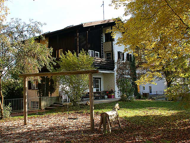 Das heilpädagogische Kinderheim „Villa südSee“ in Seeshaupt am Starnberger See. Das gemütliche Haus bietet Platz für acht Kinder und Jugendliche im Alter zwischen vier und 18 Jahren