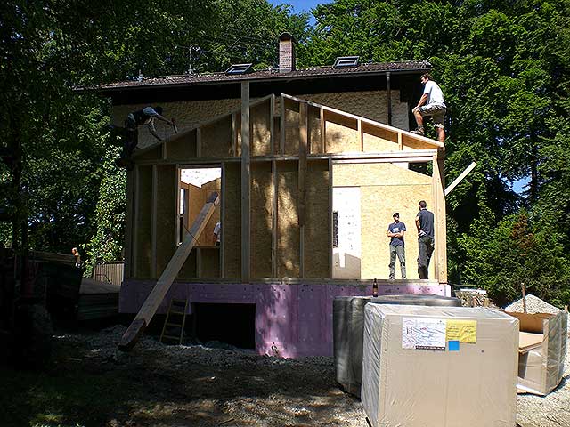 Bevor die „Villa südSee“ in der St. Heinricher Straße bezogen werden konnte, wurden umfangreiche Umbaumaßnahmen, größtenteils in Eigenleistung der Teammitglieder, durchgeführt